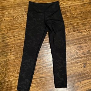 Zyia Black Camo Light and Tight